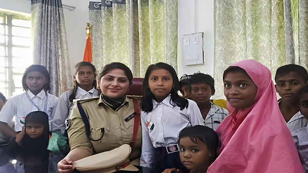 IPS Officer Kamya Mishra Resignation