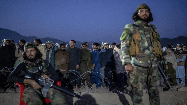 Afghan Taliban attacks Pakistan