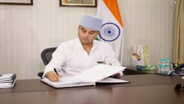 BJP is now bored with Jyotiraditya Scindia will he join Congress again conflict over by-elections
