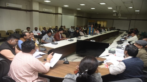 Education Committee meeting in District Panchayat BAC said snake-scorpion mantra