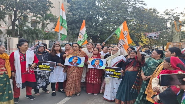 Mahila Congress s big demonstration in MP demand for apology on Amit Shah comment
