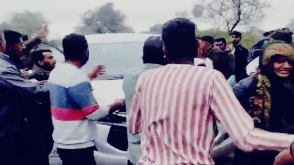 Ruckus over land dispute in Khajuri police station area attack in the presence of DG family members