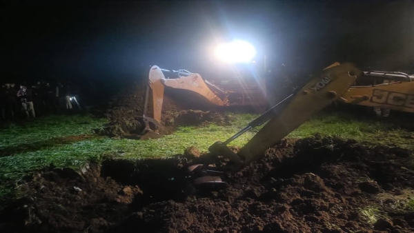 Child falls into borewell in former CM Digvijay Singh area Guna Raghogarh rescue operation