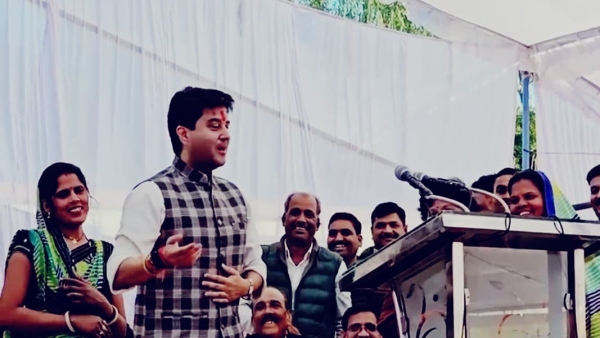 yotiraditya Scindia was surprised to see the jacket praised women said - I will show this to my wife