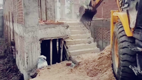 Action to remove encroachment in Makronia sagar Action on 98 illegal constructions