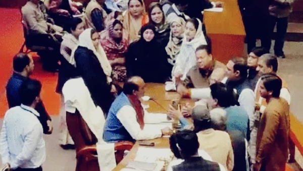 Government removed IAS Nidhi Singh transfer took place after councilors condemnation motion