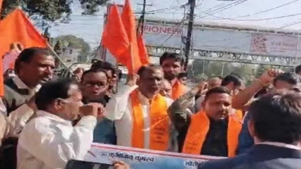 Kisan Sangh submitted memorandum to bhopal collectors demand to buy wheat at Rs 2700 per quintal Kisan Sangh submitted memorandum to bhopal collectors demand to buy wheat at Rs 2700 per quintal