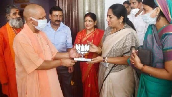 cm yogi rekha gupa