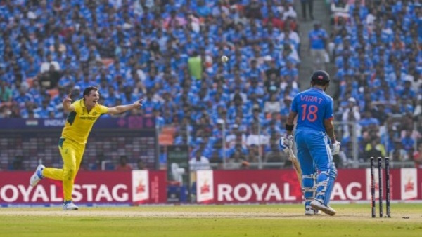 Pat Cummins seen sledging Virat Kohli Pat Cummins seen sledging Virat Kohli