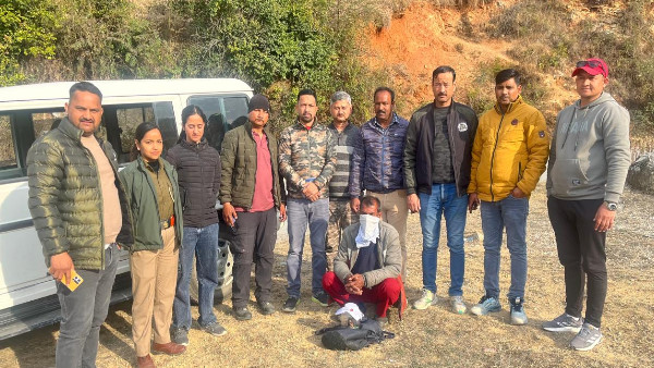 Big action Uttarakhand STF international wildlife smuggler from Nepal with 02 bear bile Pithoragarh Big action Uttarakhand STF international wildlife smuggler from Nepal with 02 bear bile Pithoragarh
