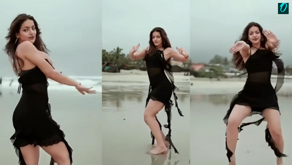 Mahakumbh Monalisa dance Video Viral