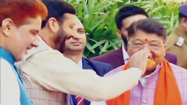 Jalebi Utsav organized after BJP huge victory in Delhi Assembly elections