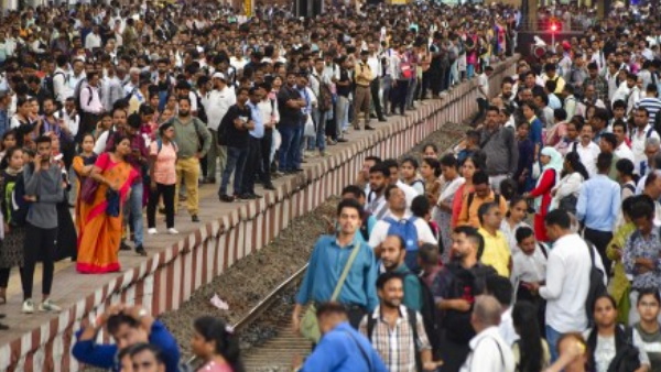 Mumbai local train