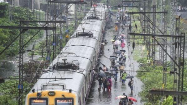 Mumbai Local Train Update