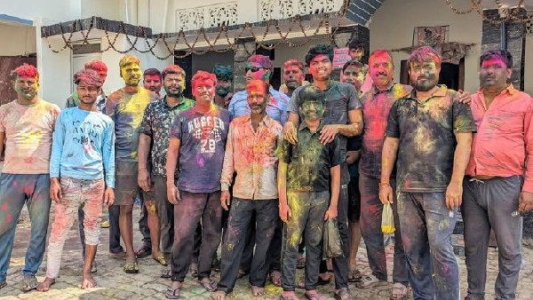 holi