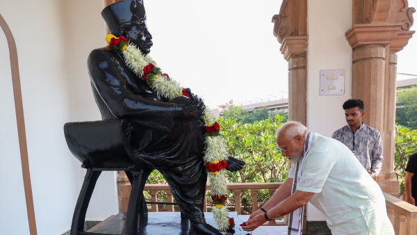PM Narendra Modi Handwritten Note PM Narendra Modi Handwritten Note