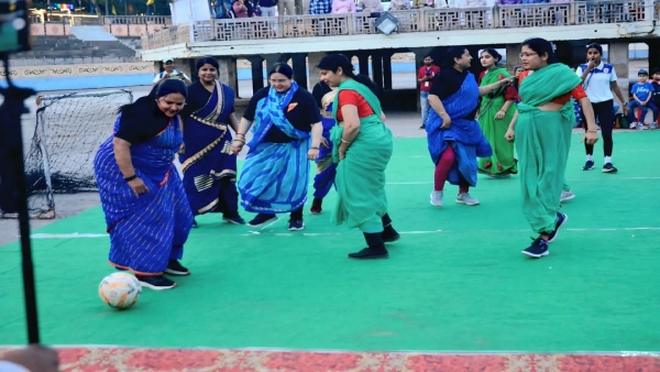 For the first time in Gwalior women played football wearing saree the tournament surprised everyone