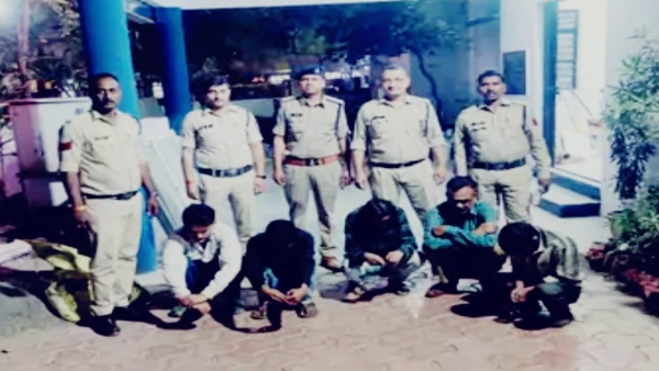 Dewas police took major action against betting five accused arrested Dewas police took major action against betting five accused arrested