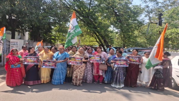 Mahila Congress s fierce protest against MP government over increasing crimes against women