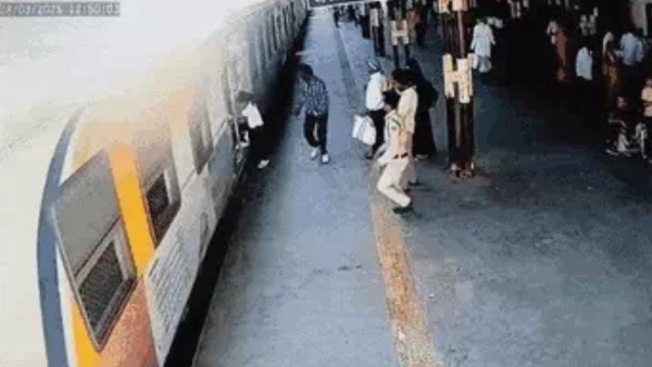 GRP Jawan s presence of mind in saving a girl s life at Ashoknagar railway station MP police viral video