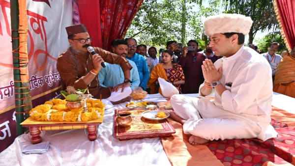 Jyotiraditya Scindia celebration on Gudi Padwa celebrated Hindu New Year with Marathi community Jyotiraditya Scindia celebration on Gudi Padwa celebrated Hindu New Year with Marathi community