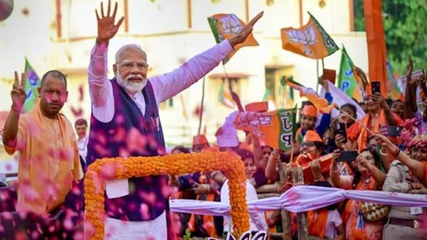 PM Modi in Varanasi: PM मोदी आज काशी के 50वें दौरे पर, जानें कौन-कौन सी  ₹3,884Cr की परियोजनाओं की देंगे सौगात? | PM Modi in Varanasi: Narendra Modi  to launch ₹3,884-crore projects