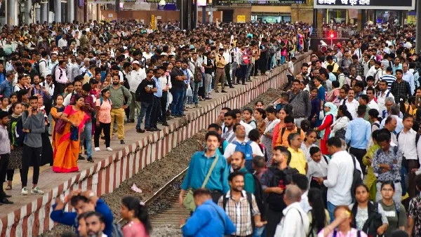 mumbai local train