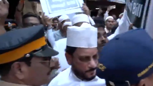 Waris Pathan Detained