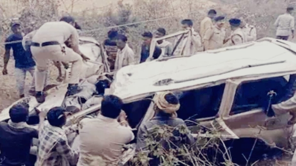 Jabalpur accident high speed Scorpio fell into Somti river four dead two seriously injured