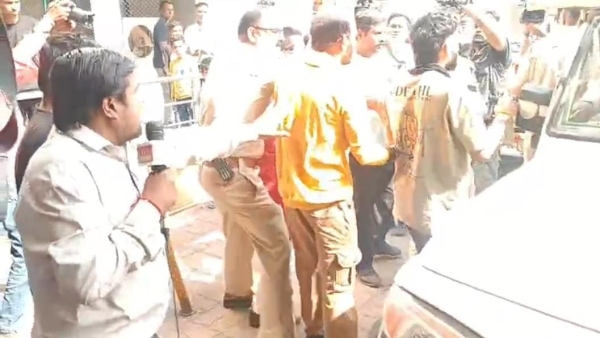 MP News Love Jihad Love Jihad in Bhopal Sanskriti Bachao Manch creates ruckus at Jaiprakash Hospital