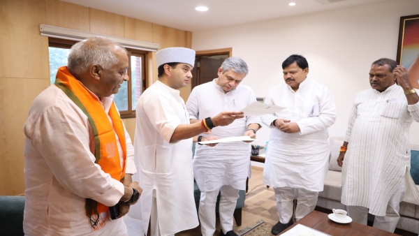 gift for Gwalior-Chambal new train from Guna to Bengaluru approved - Jyotiraditya Scindia