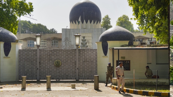 India expels Pakistani official