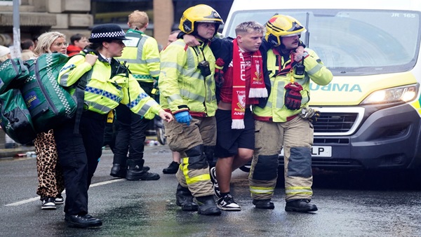 Liverpool after a car collided Liverpool after a car collided