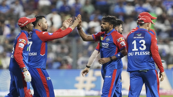 Mukesh Kumar with teammates Mukesh Kumar with teammates