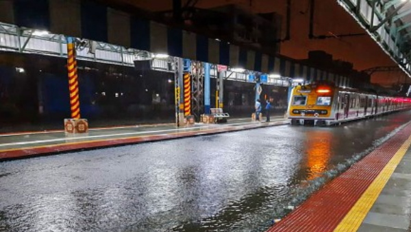 Mumbai local train