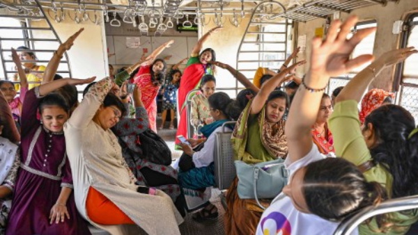 Mumbai local train