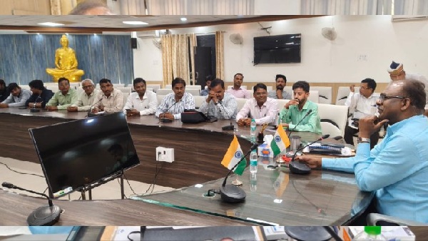 dm maharajganj