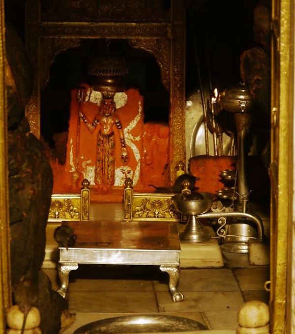 Karni Mata Mandir Deshnok Bikaner Rajasthan Karni Mata Mandir Deshnok Bikaner Rajasthan