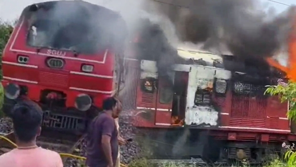 Fire in train at Kishanganj