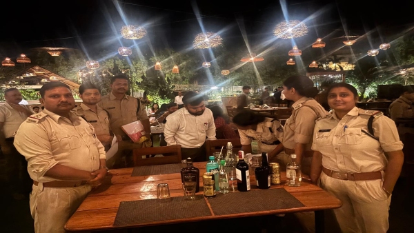 Excise department action Late night raid on hotels and dhabas of Bairagarh Indore Road Raisen Road