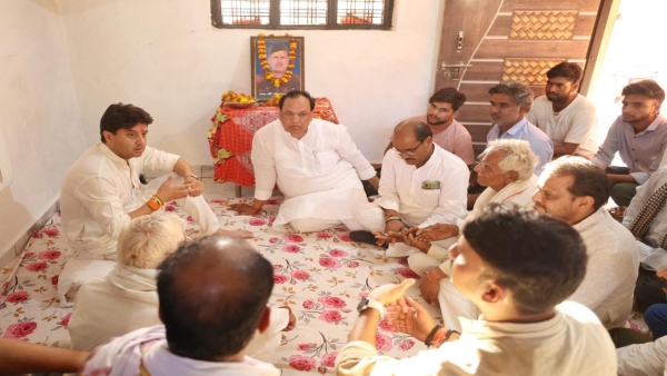 Jyotiraditya Scindia paid tribute to the road accident victims in Rijoda village