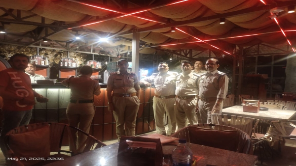 Bhopal News raid Late night raid by Excise Department tightened grip on Dhabas and Hotels case registered Bhopal News raid Late night raid by Excise Department tightened grip on Dhabas and Hotels case registered