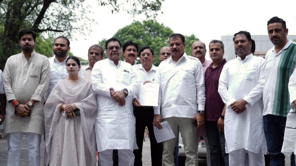 FIR against Jeetu Patwari s brothers Congress creates ruckus Umang Singhar submits memorandum to ADG