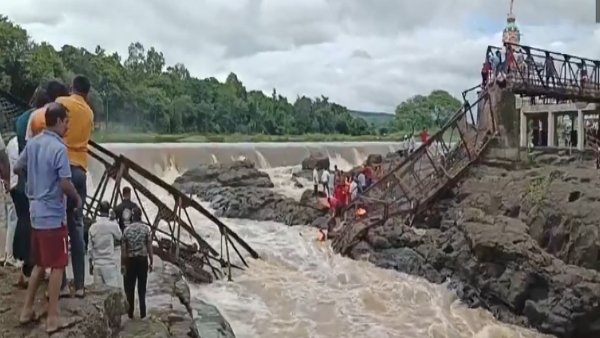 Indrayani rive Bridge collapsed in Maharashtra Indrayani rive Bridge collapsed in Maharashtra