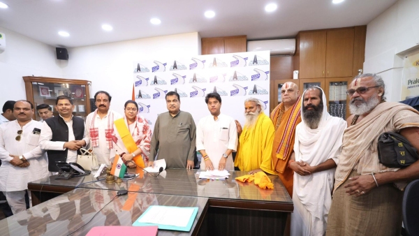 Gift to Gwalior-Chambal Approval to make NH-719 four lane Jyotiraditya Scindia and Nitin Gadkari Gift to Gwalior-Chambal Approval to make NH-719 four lane Jyotiraditya Scindia and Nitin Gadkari