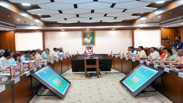Big decisions of MP cabinet 4572 crores for rural roads National Defense University in Bhopal