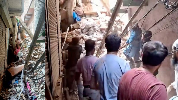 delhi-four-storey-building-collapses