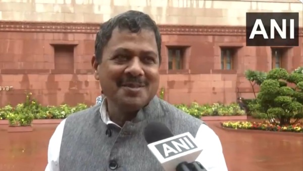 jdu-mp-girdhari-yadav-slams-election-commission