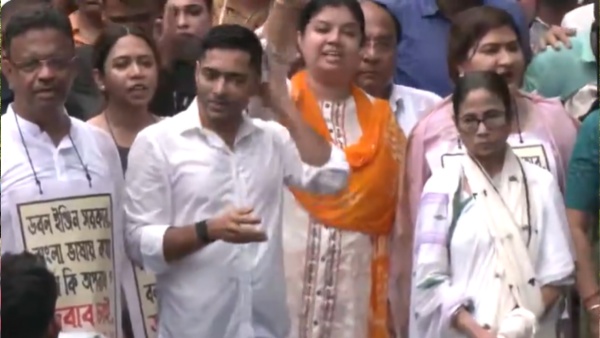 mamata-banerjee-protest-kolkata
