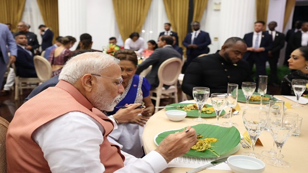 PM modi was served food on Sohri leaves